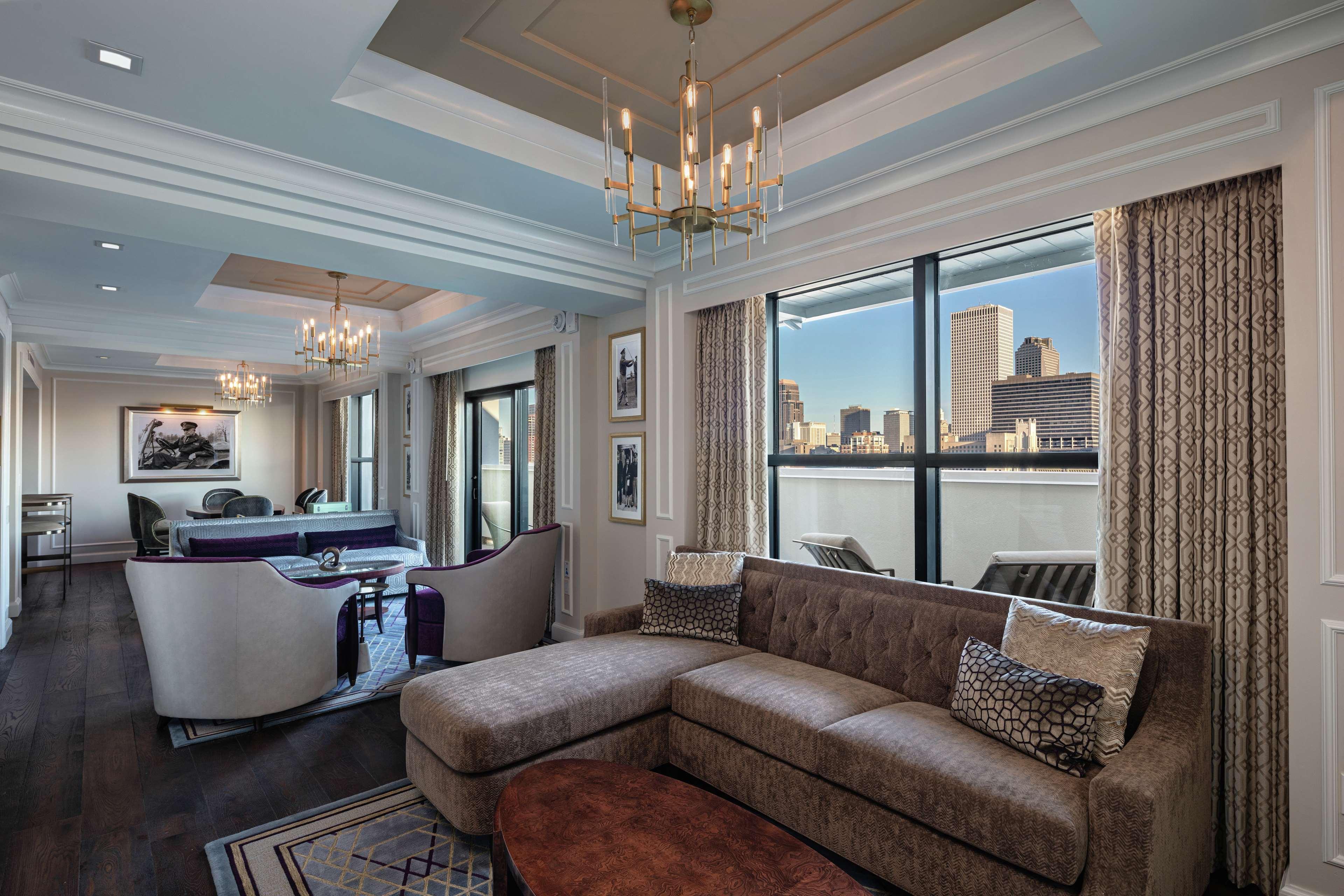 The Higgins New Orleans, Curio Collection By Hilton New Orleans