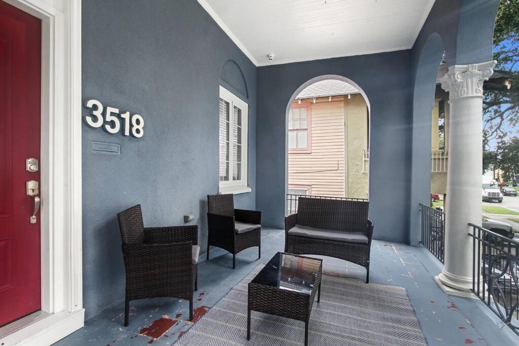Luxury Spacious Uptown 3 Bedroom In Historic Area Apartment *