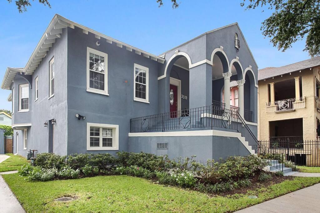 Luxury Spacious Uptown 3 Bedroom In Historic Area *