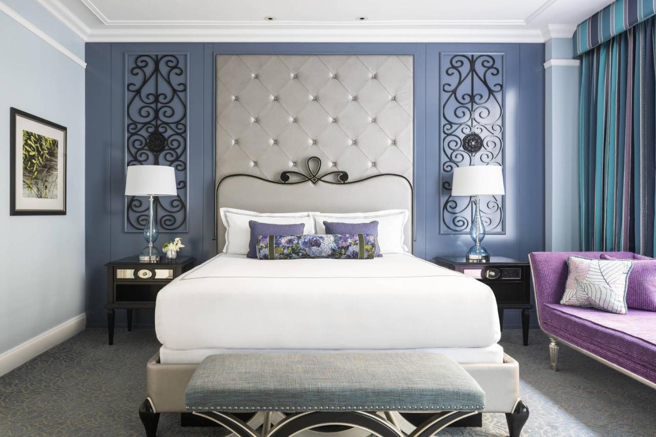 The Ritz-carlton,