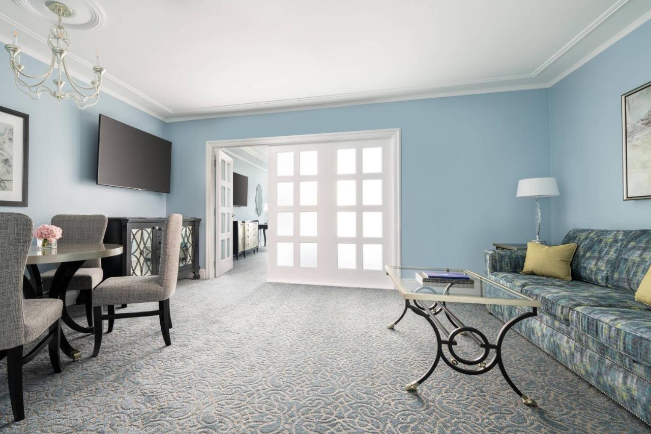 The Ritz-carlton, Hotel