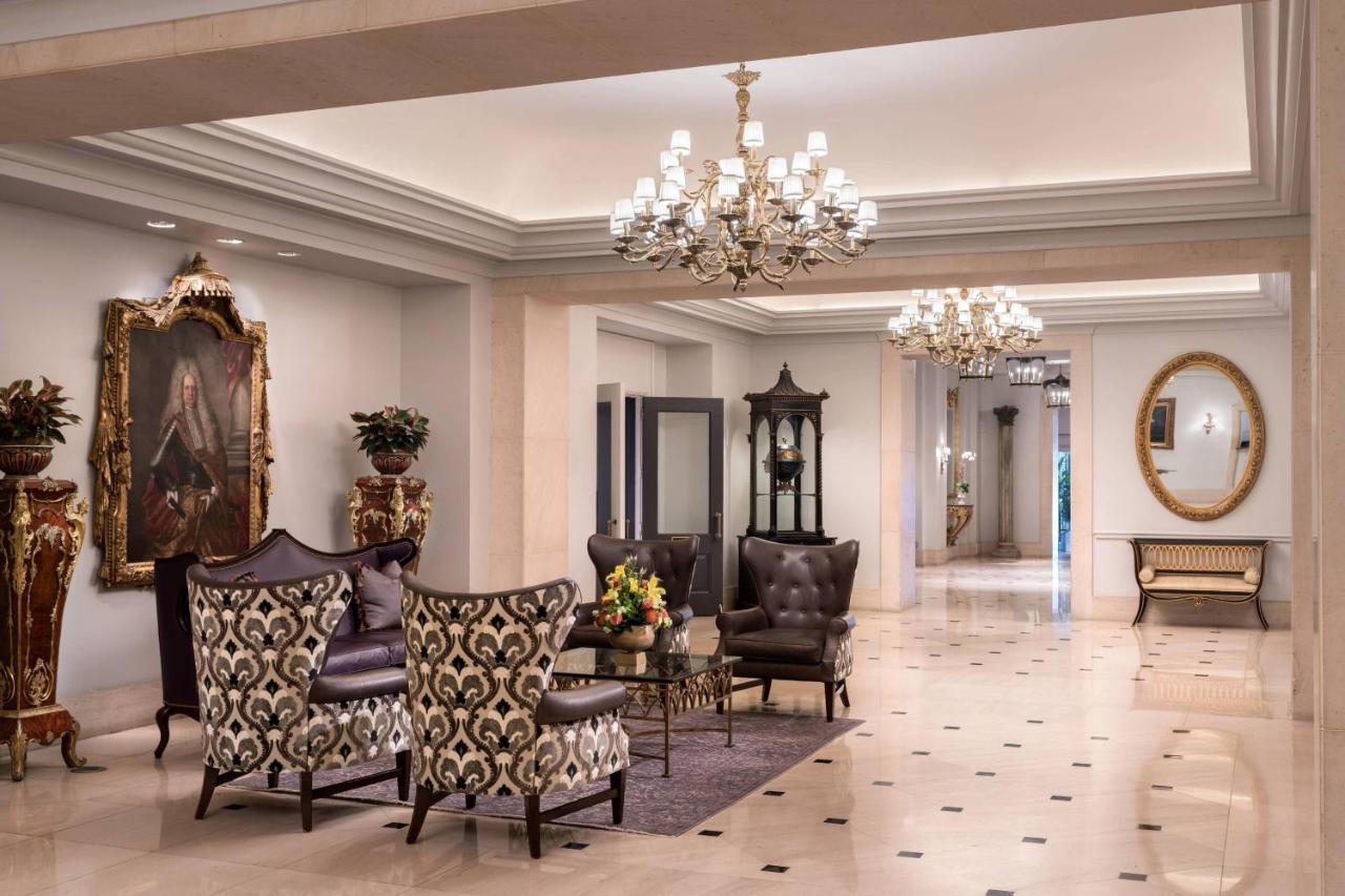 The Ritz-carlton,