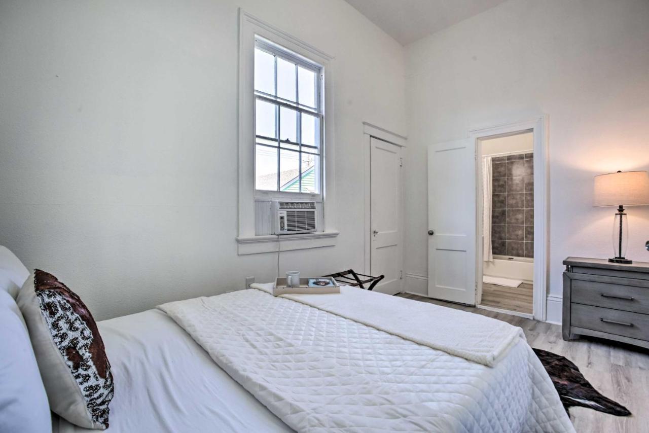 Modern Near Lsu And Downtown! Apartment