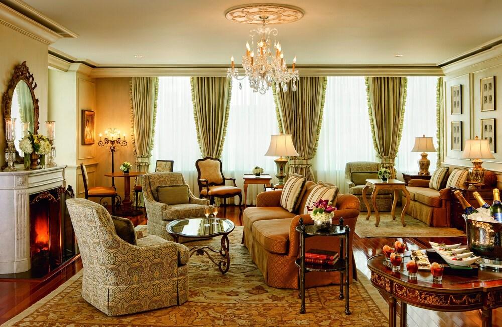 The Ritz-carlton,