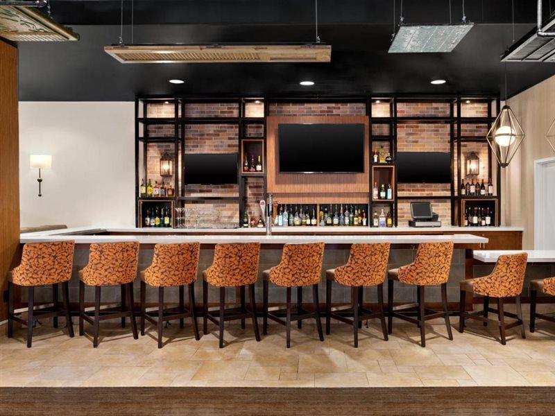Hilton Garden Convention Center Hotel 3*