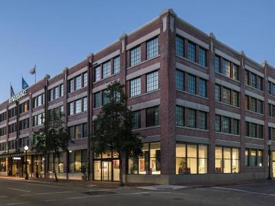 Renaissance Arts Warehouse District Hotel
