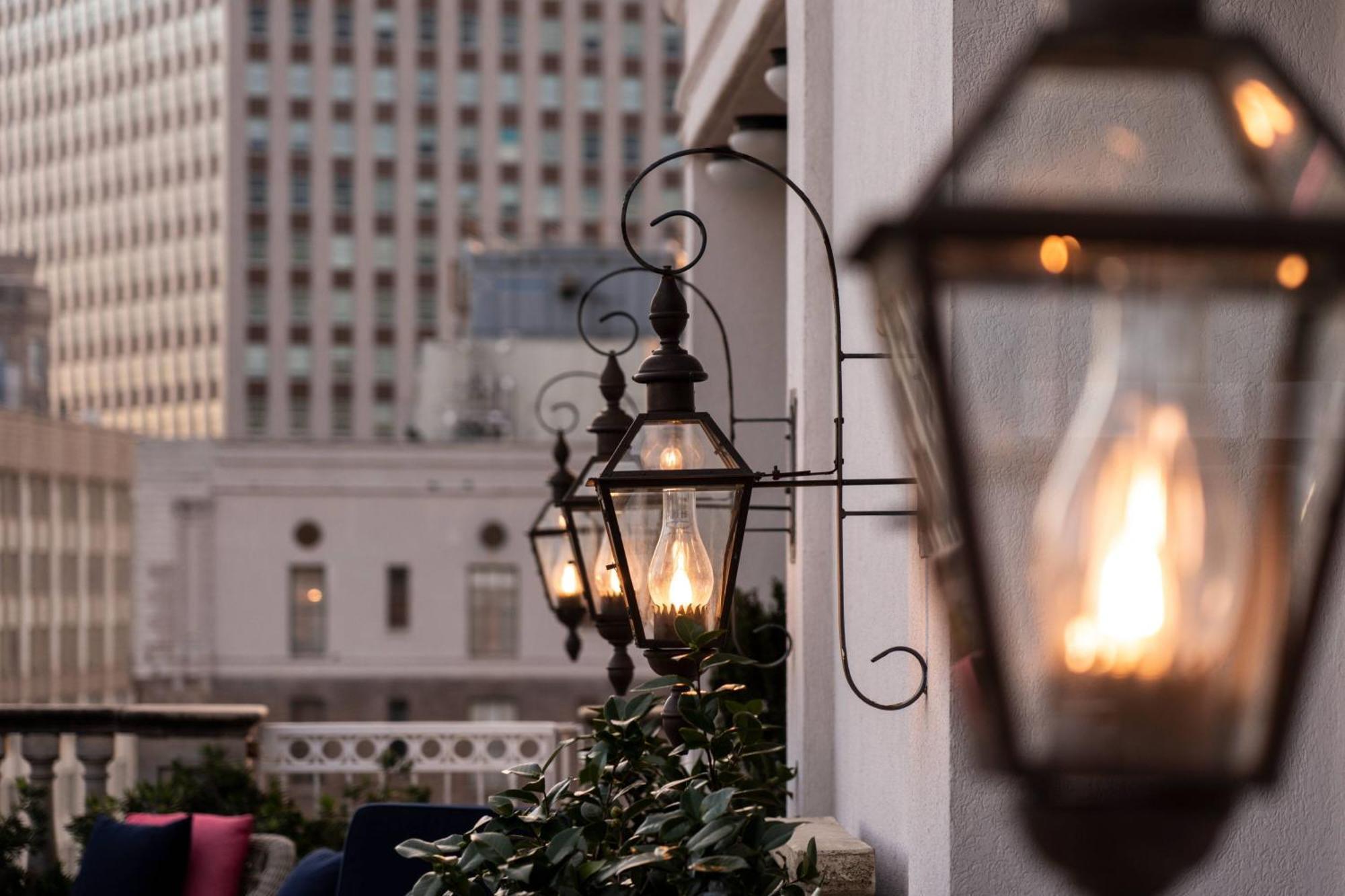 The Ritz-carlton,