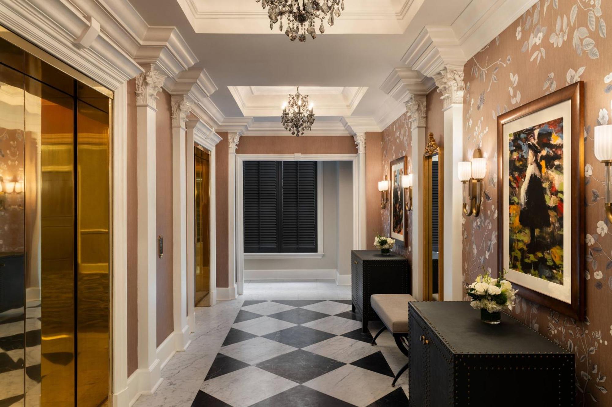The Ritz-carlton, Hotel