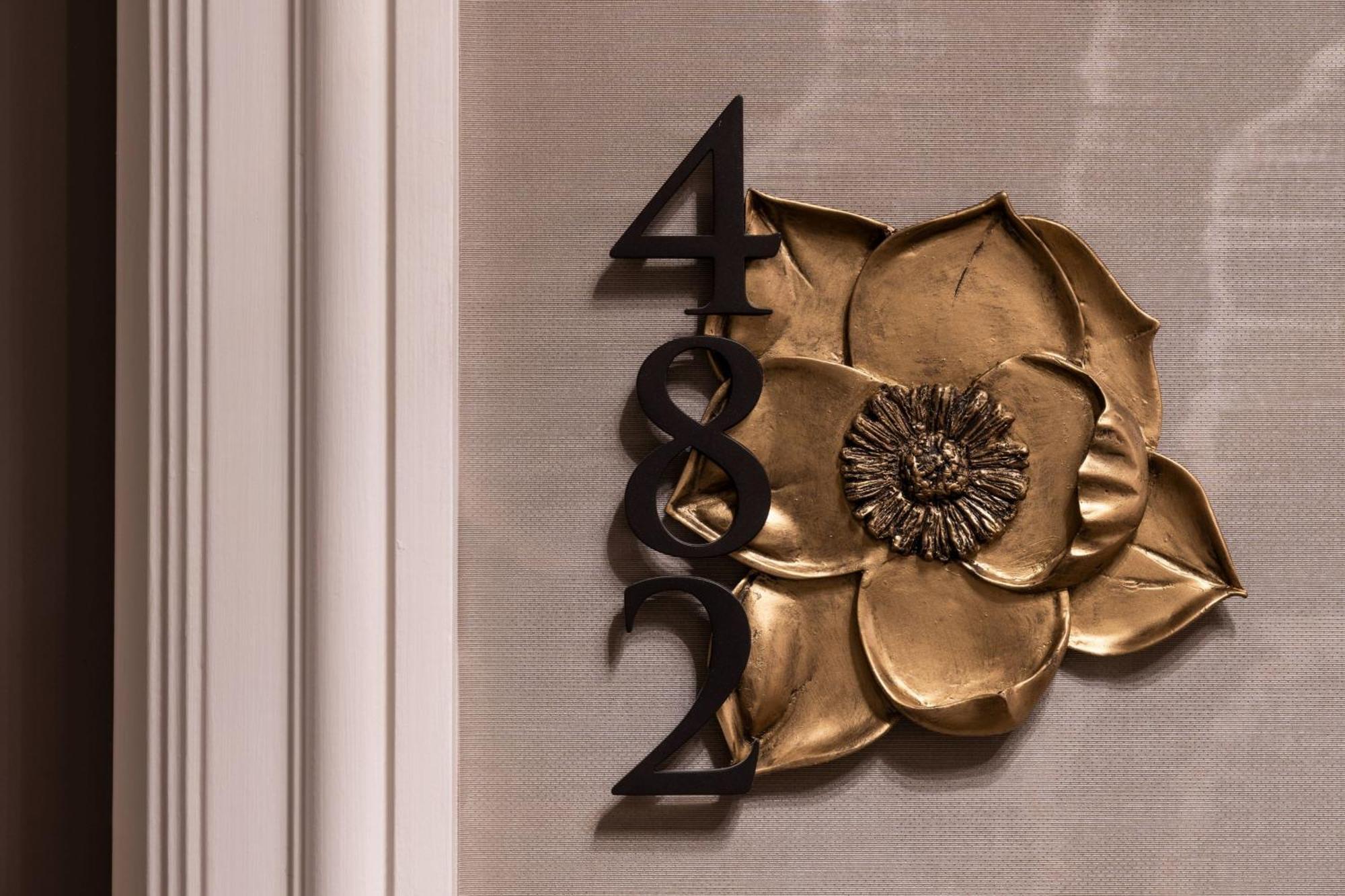 The Ritz-carlton, Hotel 5*