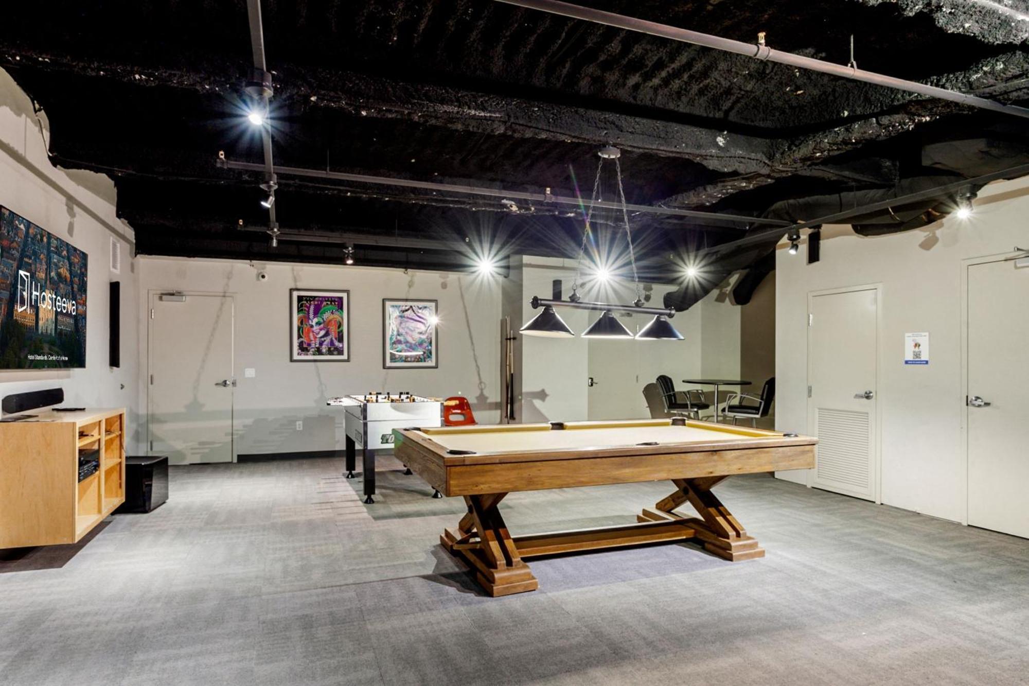 Modern With Game In Downtown * New Orleans