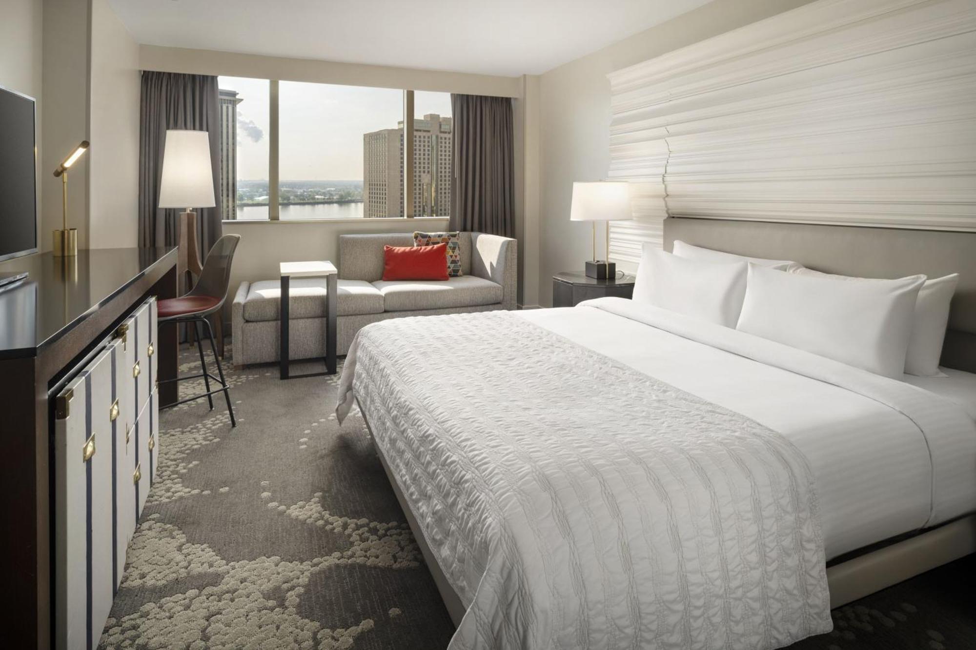 Le Meridien Hotel 4*