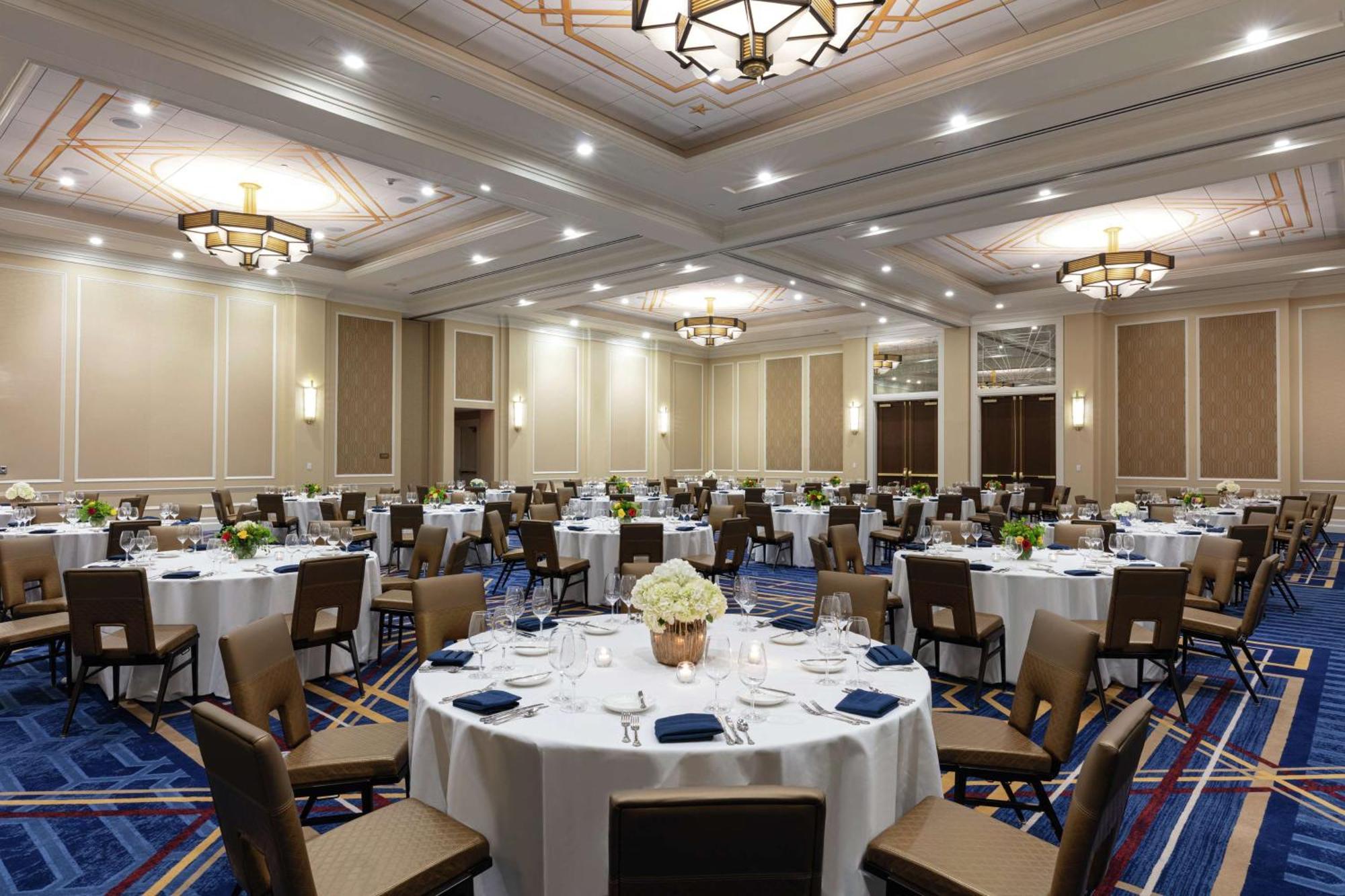 The Higgins New Orleans, Curio Collection By Hilton