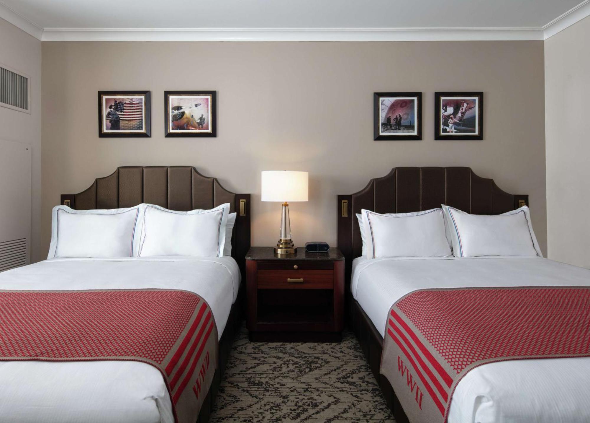 Hotel The Higgins New Orleans, Curio Collection By Hilton