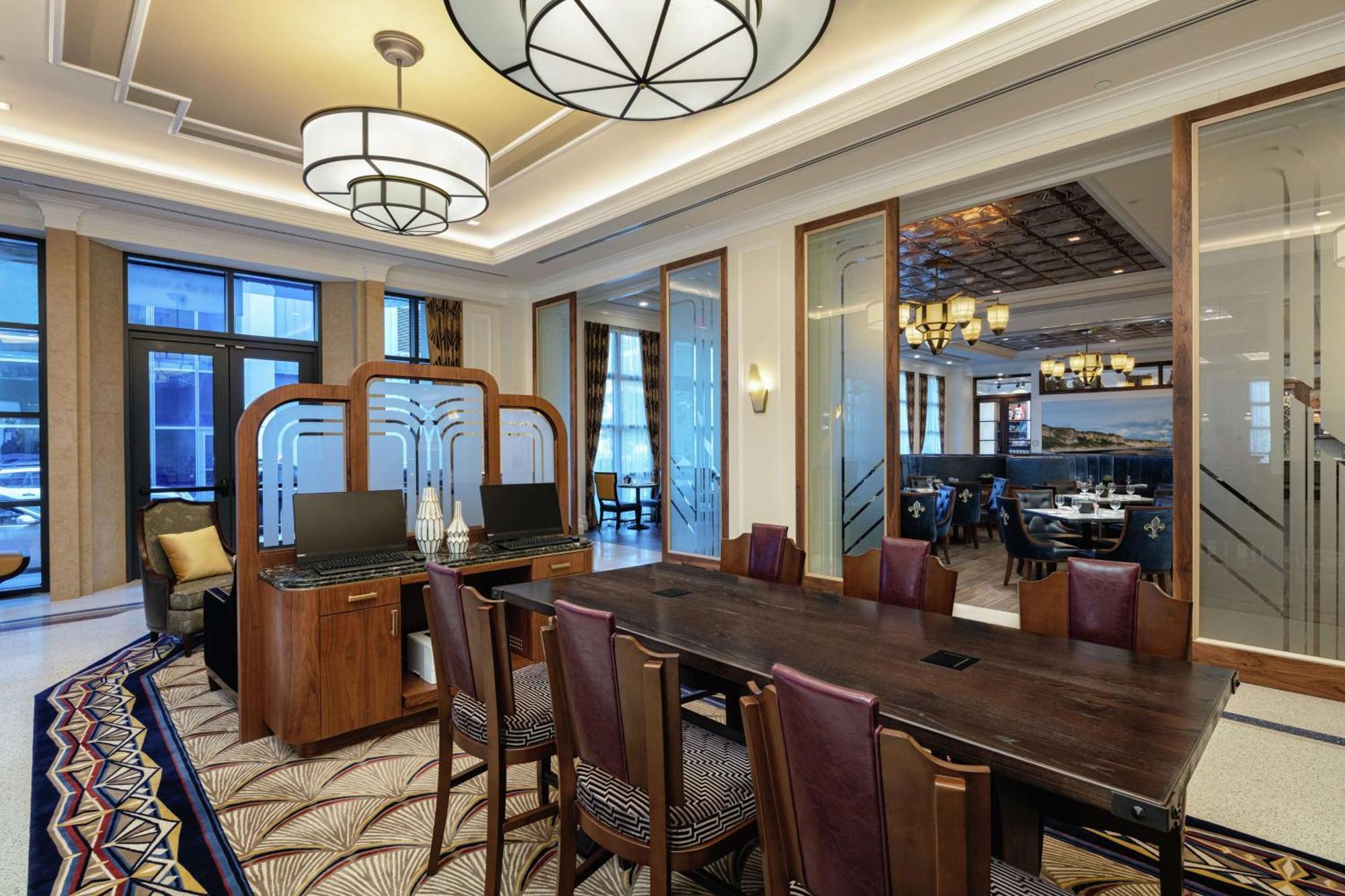 Hotel The Higgins New Orleans, Curio Collection By Hilton 4*