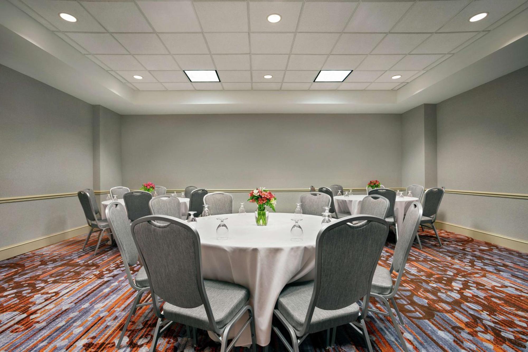 Hilton Garden Convention Center Hotel New Orleans