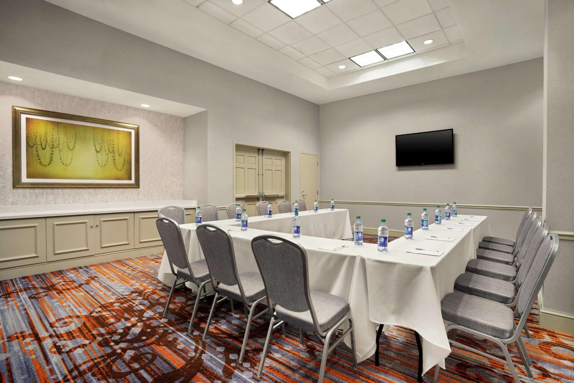 Hotel Hilton Garden Convention Center 3*