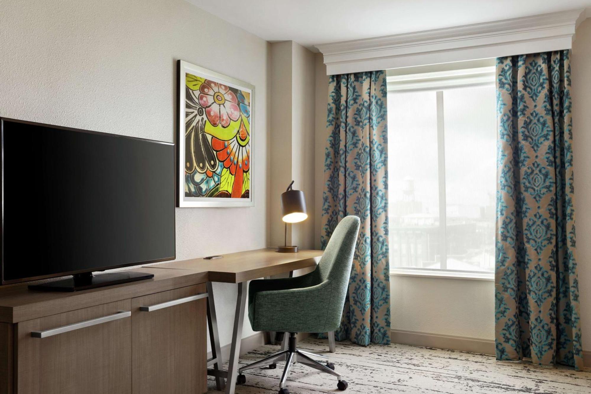 Hotel Hilton Garden Convention Center 3*
