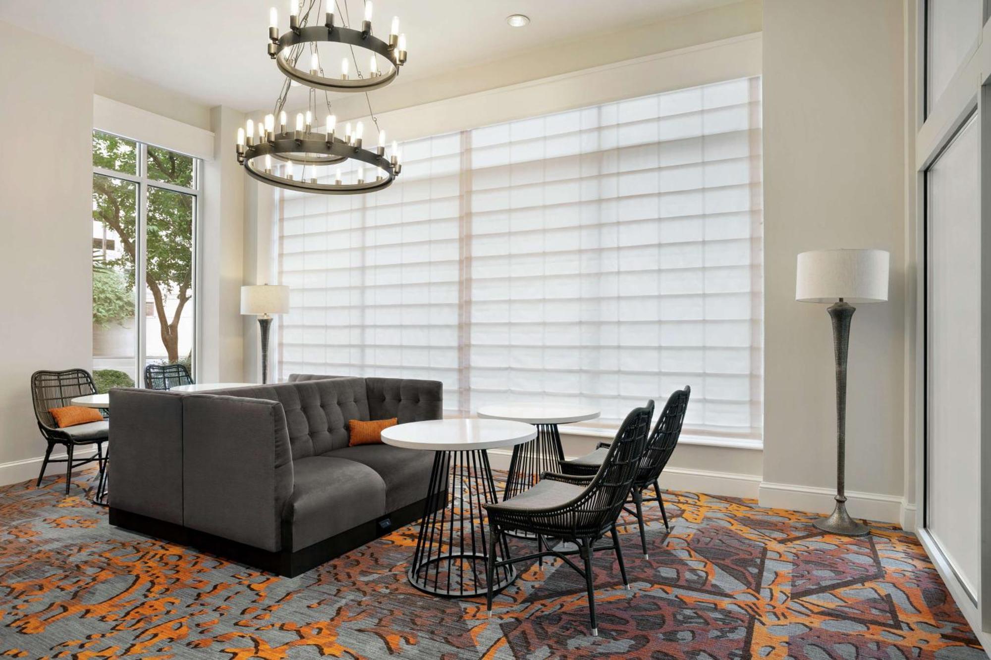 Hilton Garden Convention Center Hotel 3*