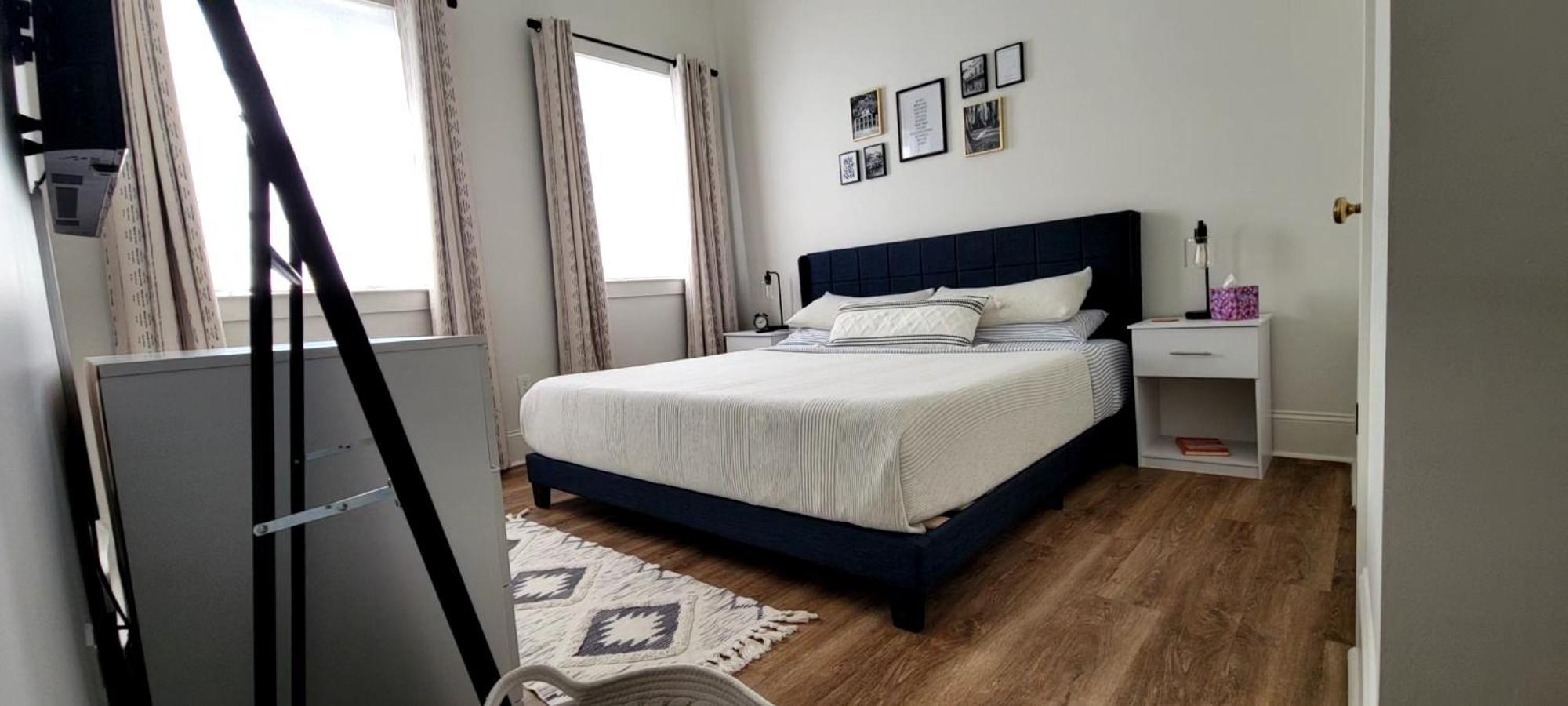 Entire Spacious Vacation - Close To Attractions
