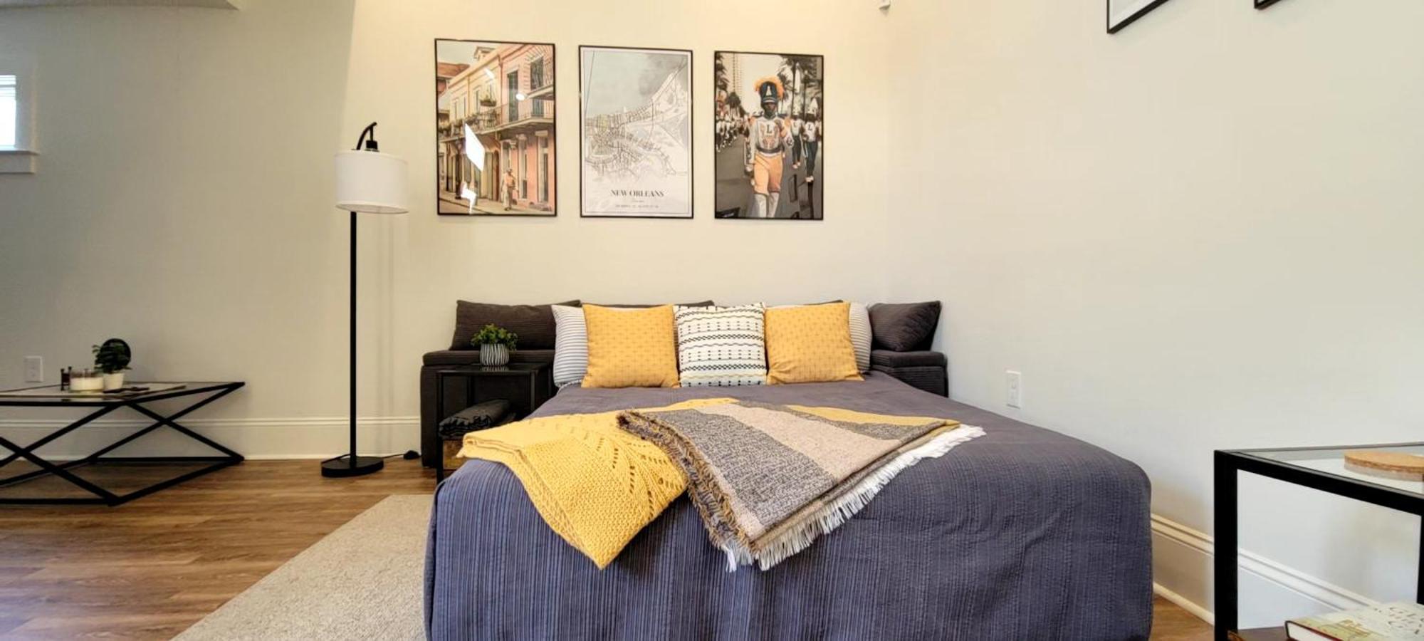 Entire Spacious Vacation - Close To Attractions *