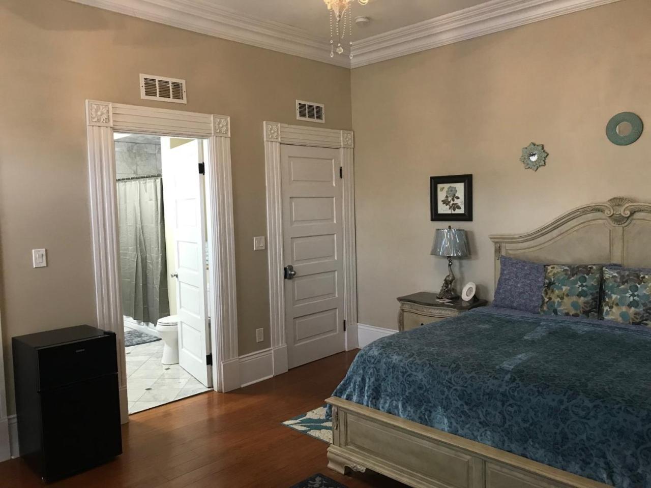 Guest house Wg Creole House 1850 3*