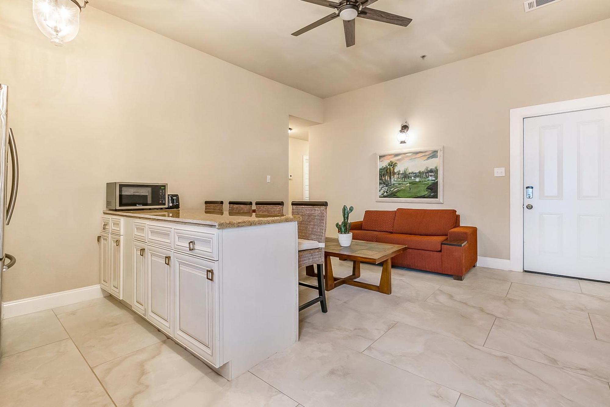 Spacious In Downtown Nola Apartment