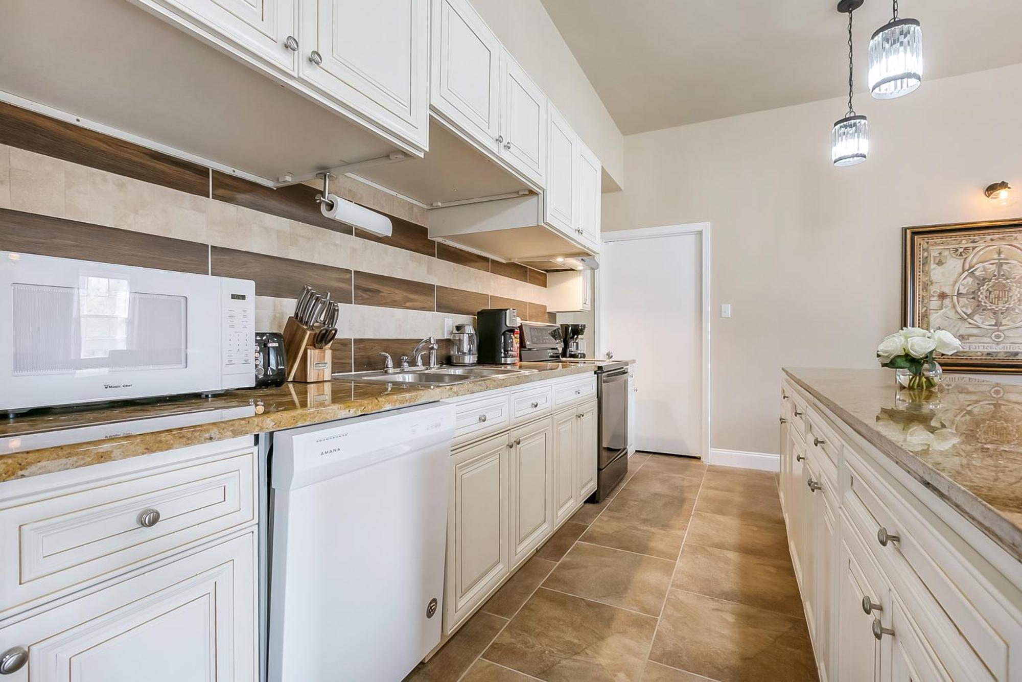 Spacious In Downtown Nola *