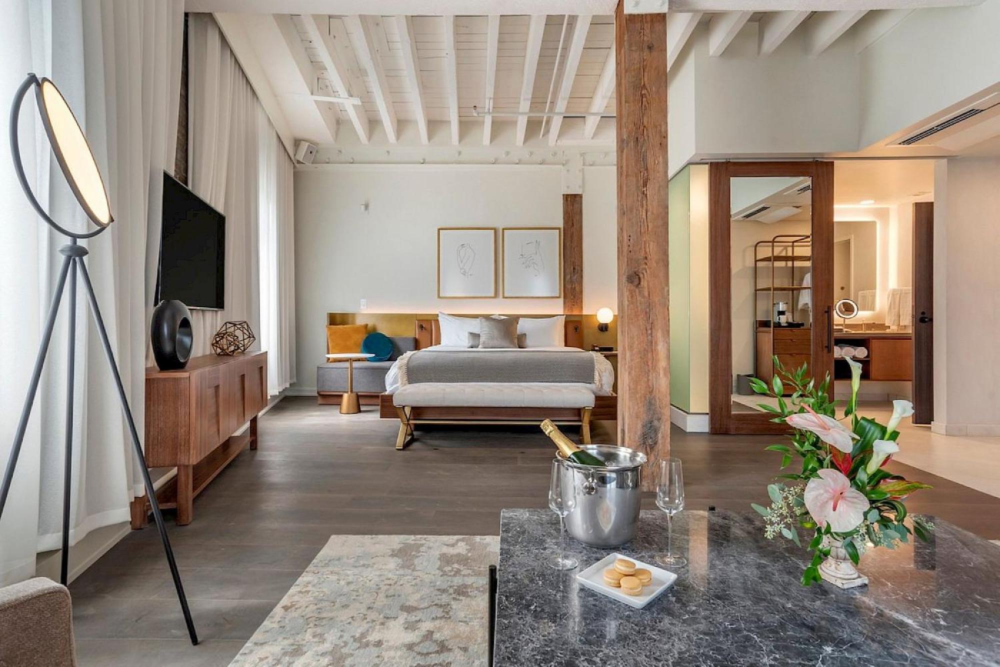 Hotel One11 4*