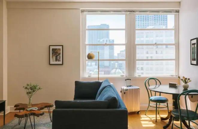 Amazing Beautiful View 2 Blocks To French Quarter, Small Rooftop Pool, Gym, Seanger Theater, Super Dome, And Bourbon St * New Orleans