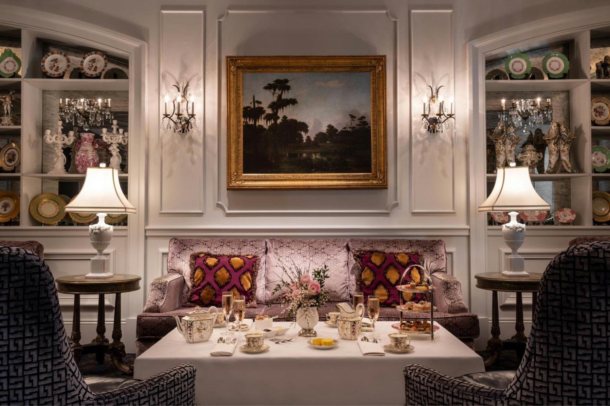 The Ritz-carlton, Hotel