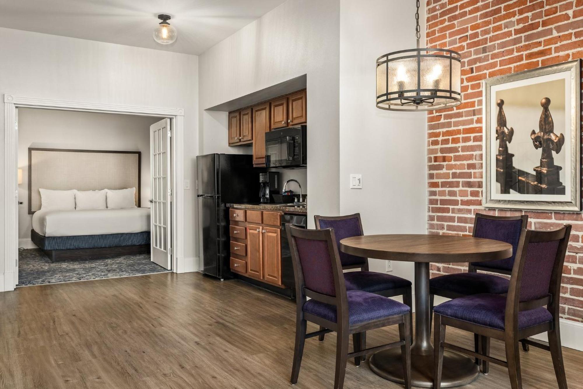 Club Wyndham La Belle Maison Resort New Orleans
