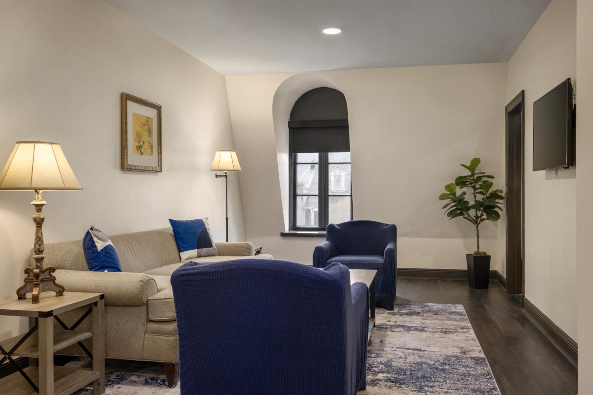 Inn Le Richelieu In The French Quarter
