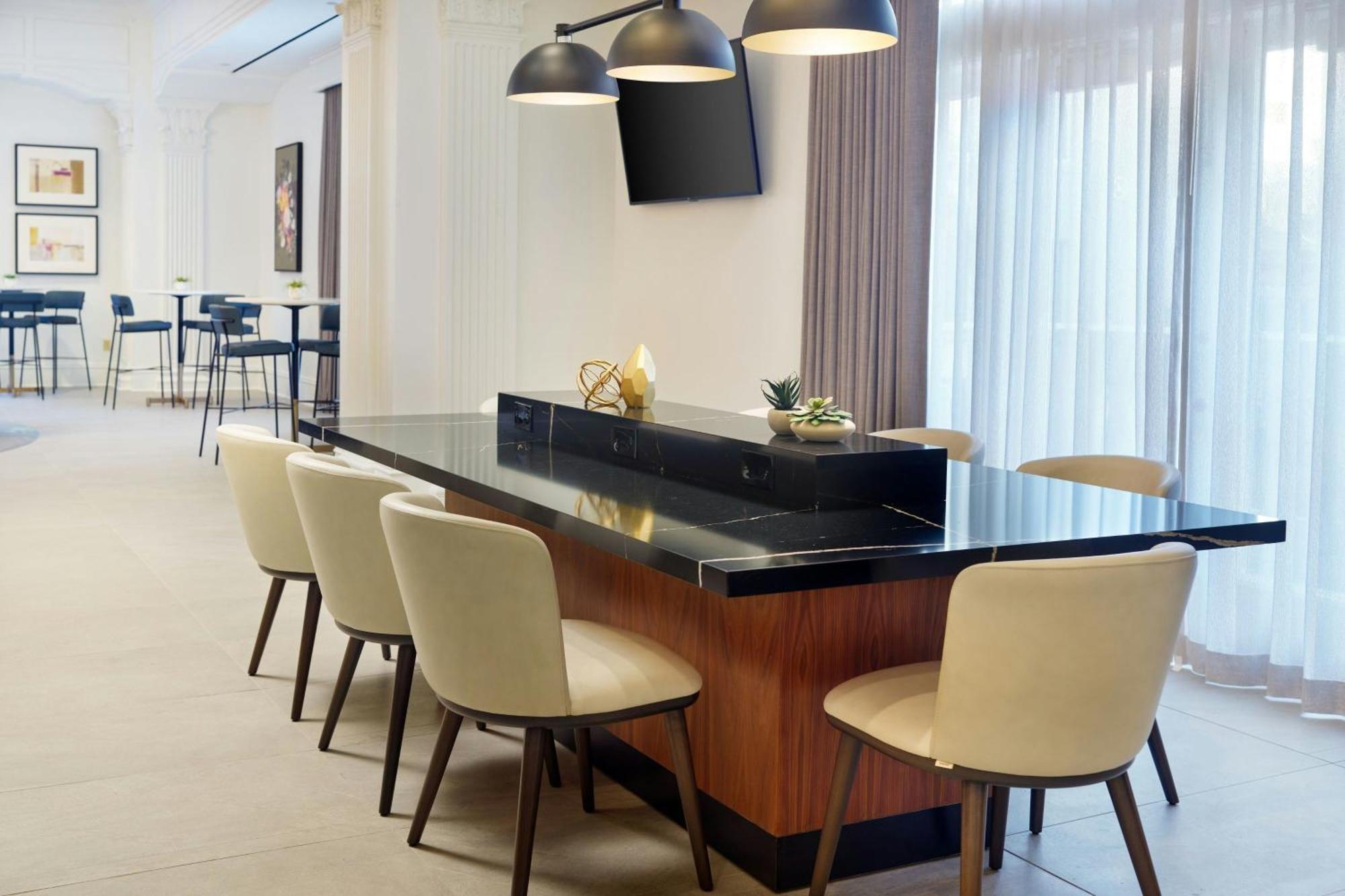 Hotel Courtyard By Marriott French Quarter/iberville New Orleans