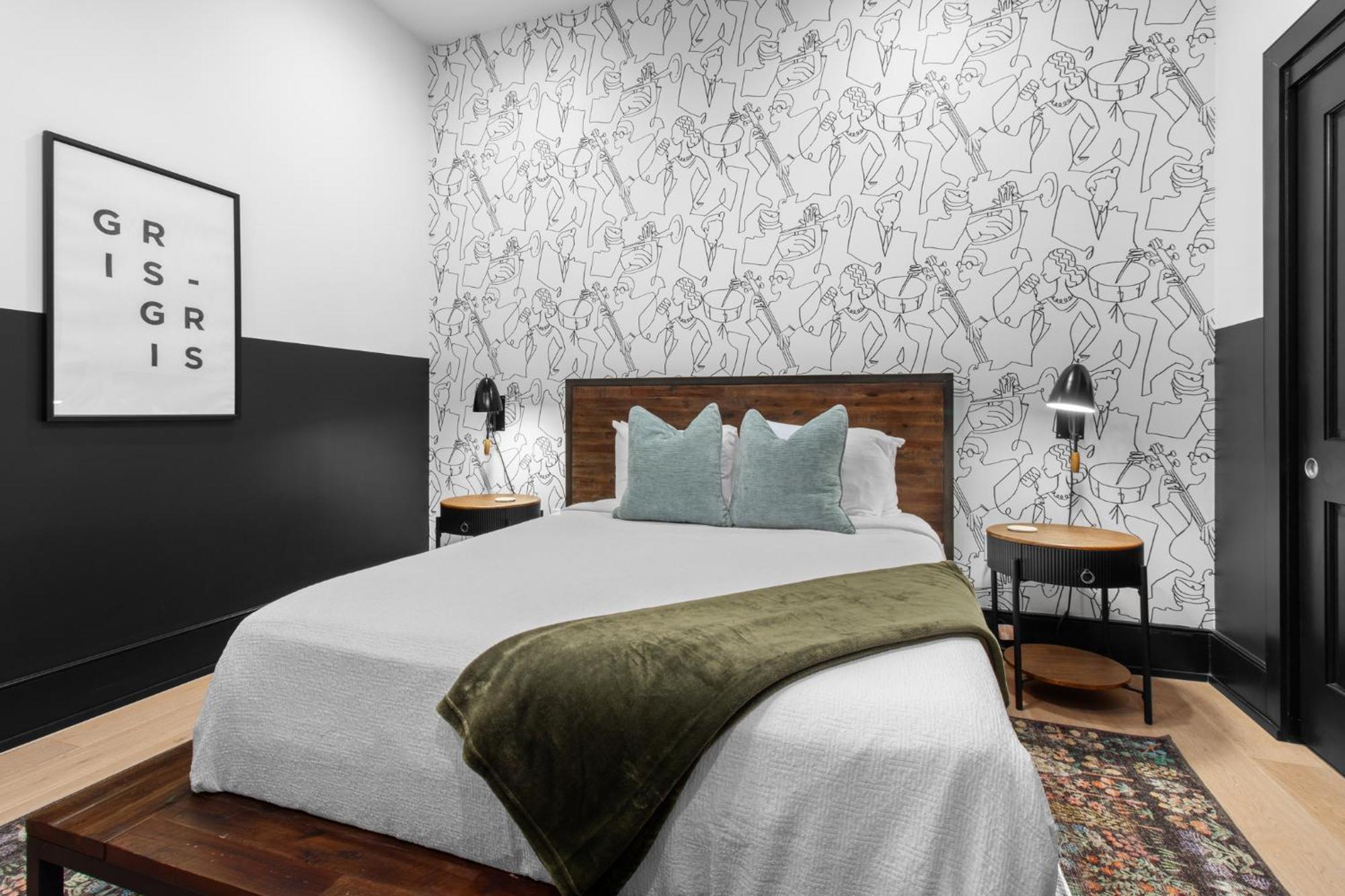 Spacious 2br Downtown Walk To Superdome French Quarter *