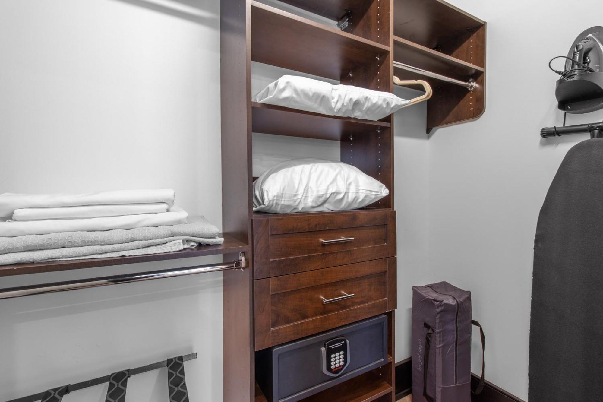 Hotel Spacious 2br Downtown Walk To Superdome French Quarter New Orleans