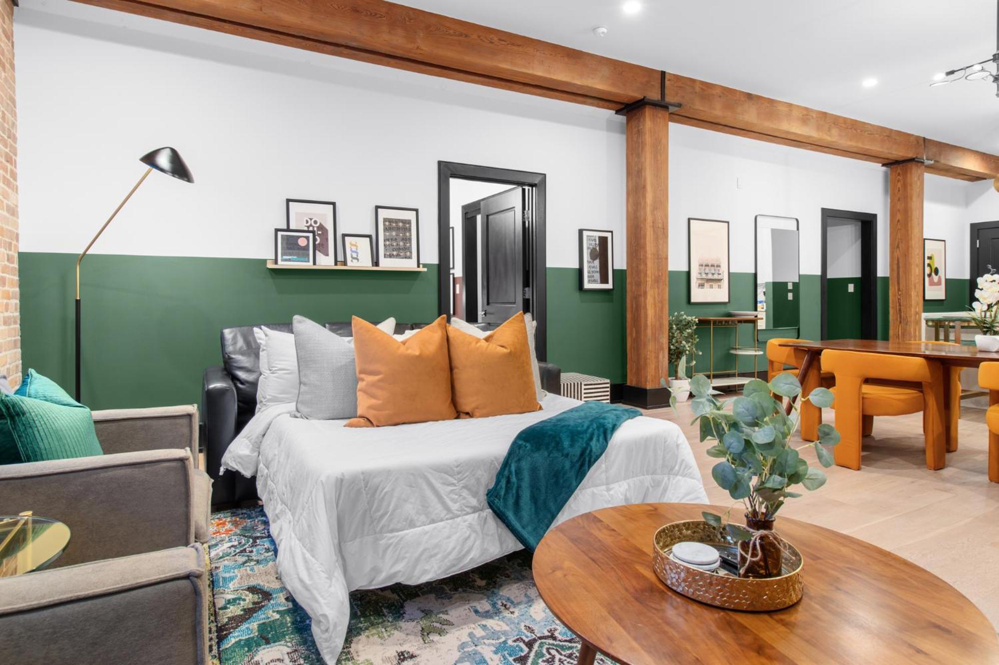 Spacious 2br Downtown Walk To Superdome French Quarter Hotel *