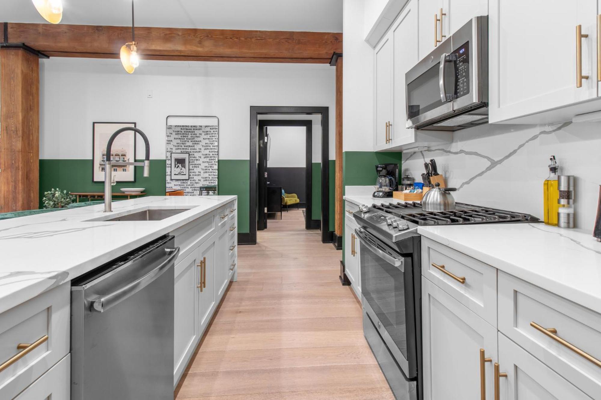 Hotel Spacious 2br Downtown Walk To Superdome French Quarter