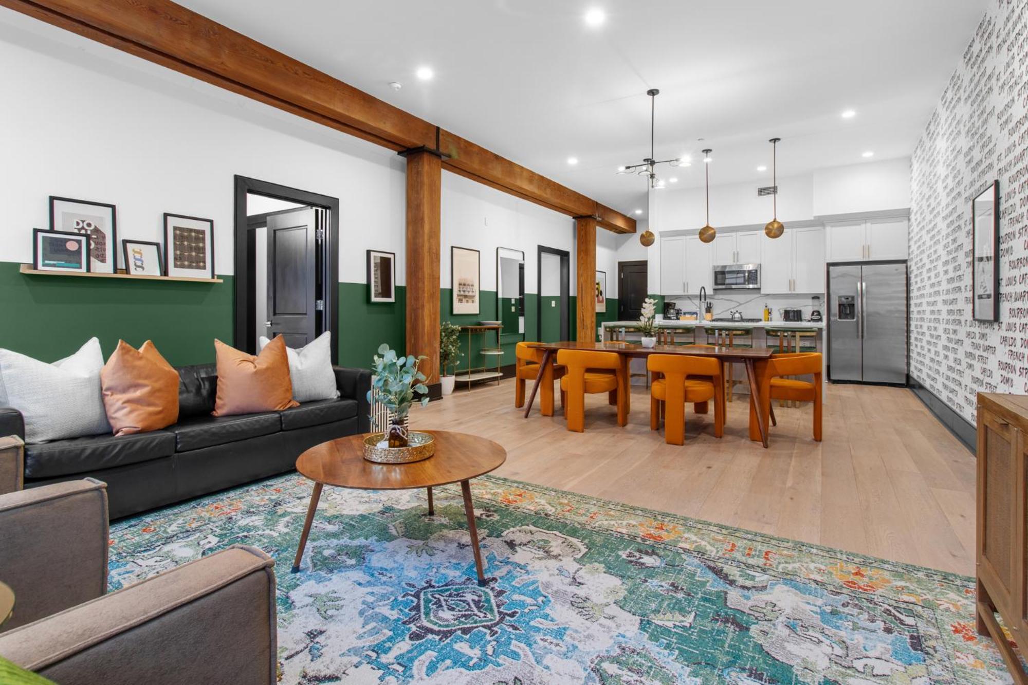 Spacious 2br Downtown Walk To Superdome French Quarter Hotel *