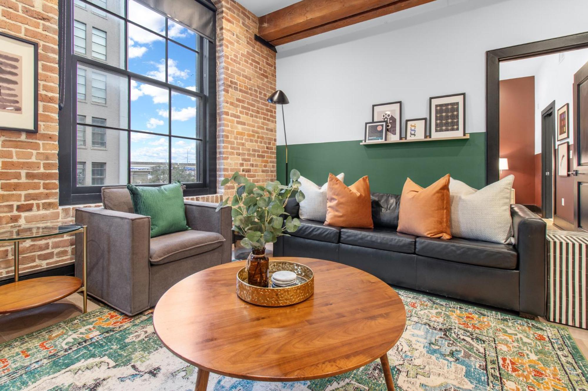 Spacious 2br Downtown Walk To Superdome French Quarter Hotel New Orleans