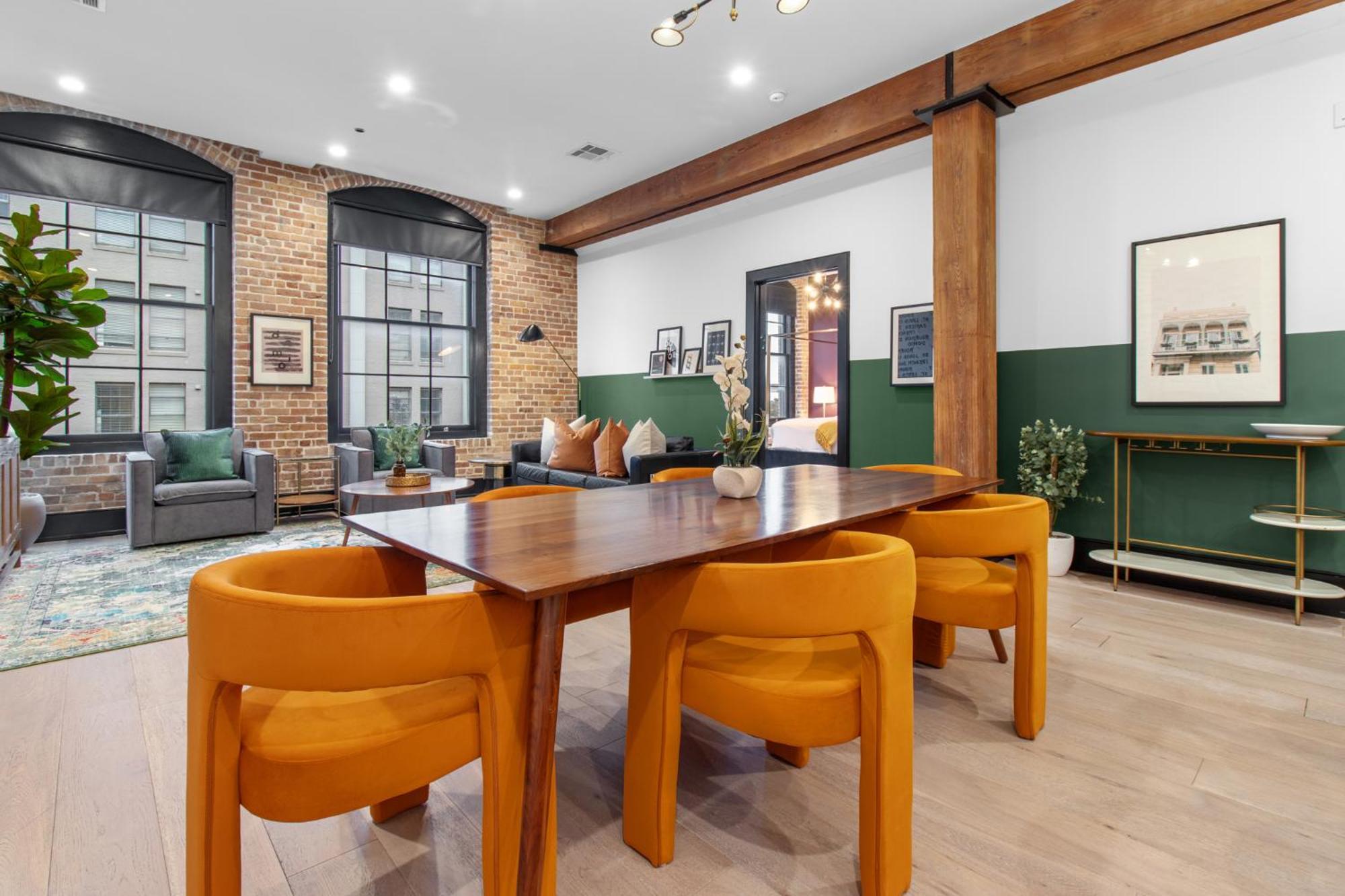 Spacious 2br Downtown Walk To Superdome French Quarter Hotel