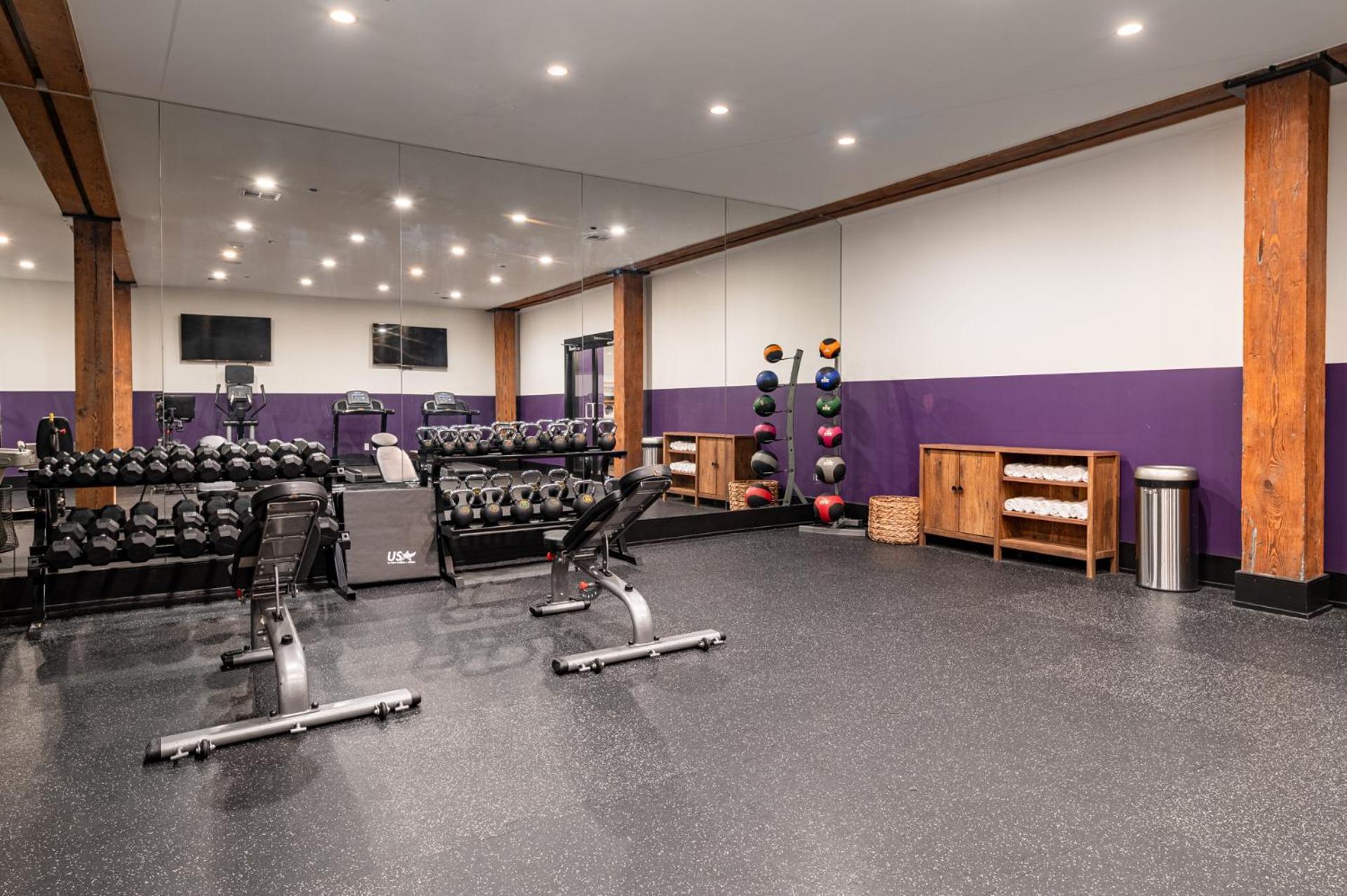 Spacious 2br Downtown Walk To Superdome French Quarter Hotel *