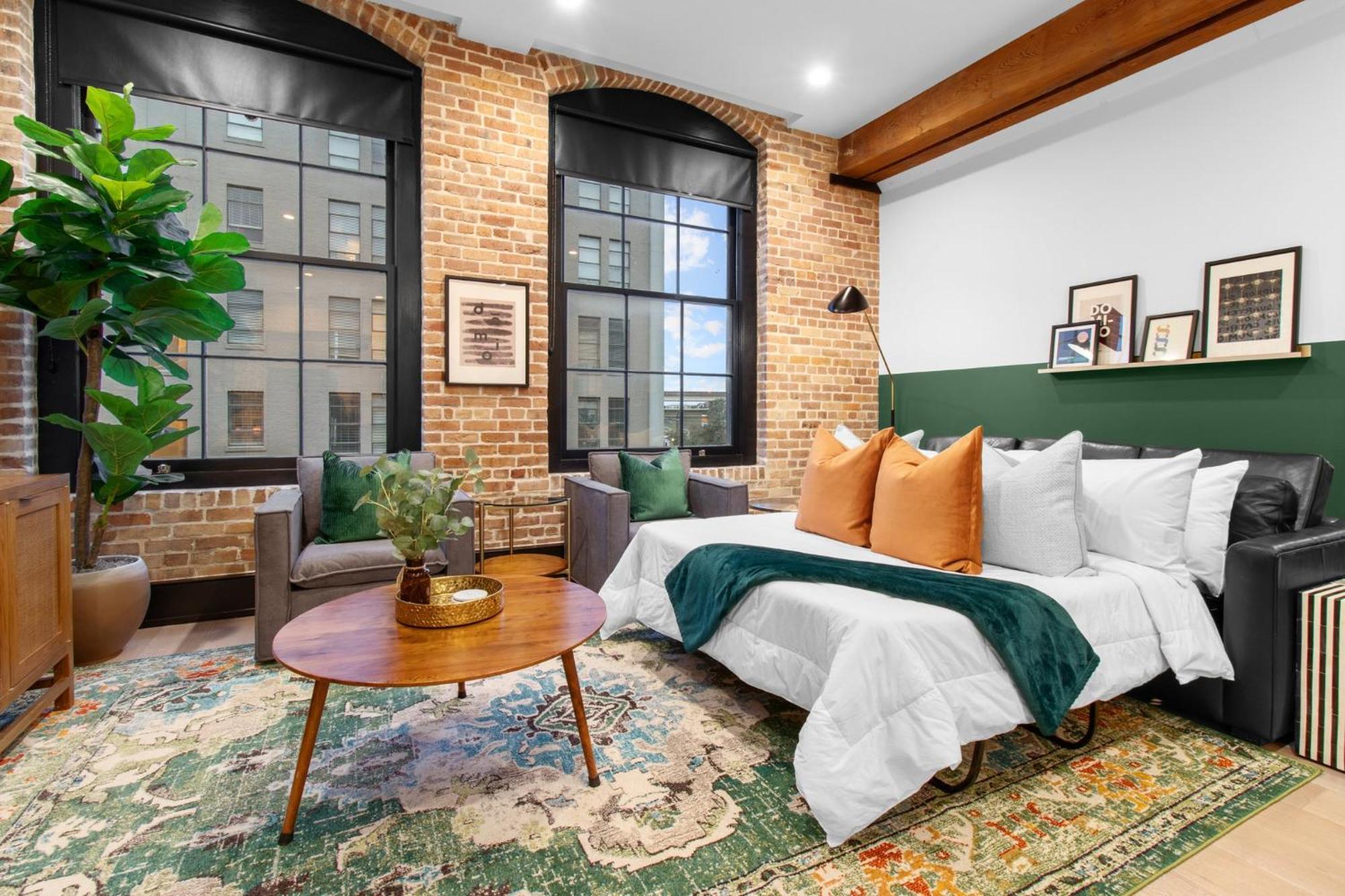Spacious 2br Downtown Walk To Superdome French Quarter New Orleans
