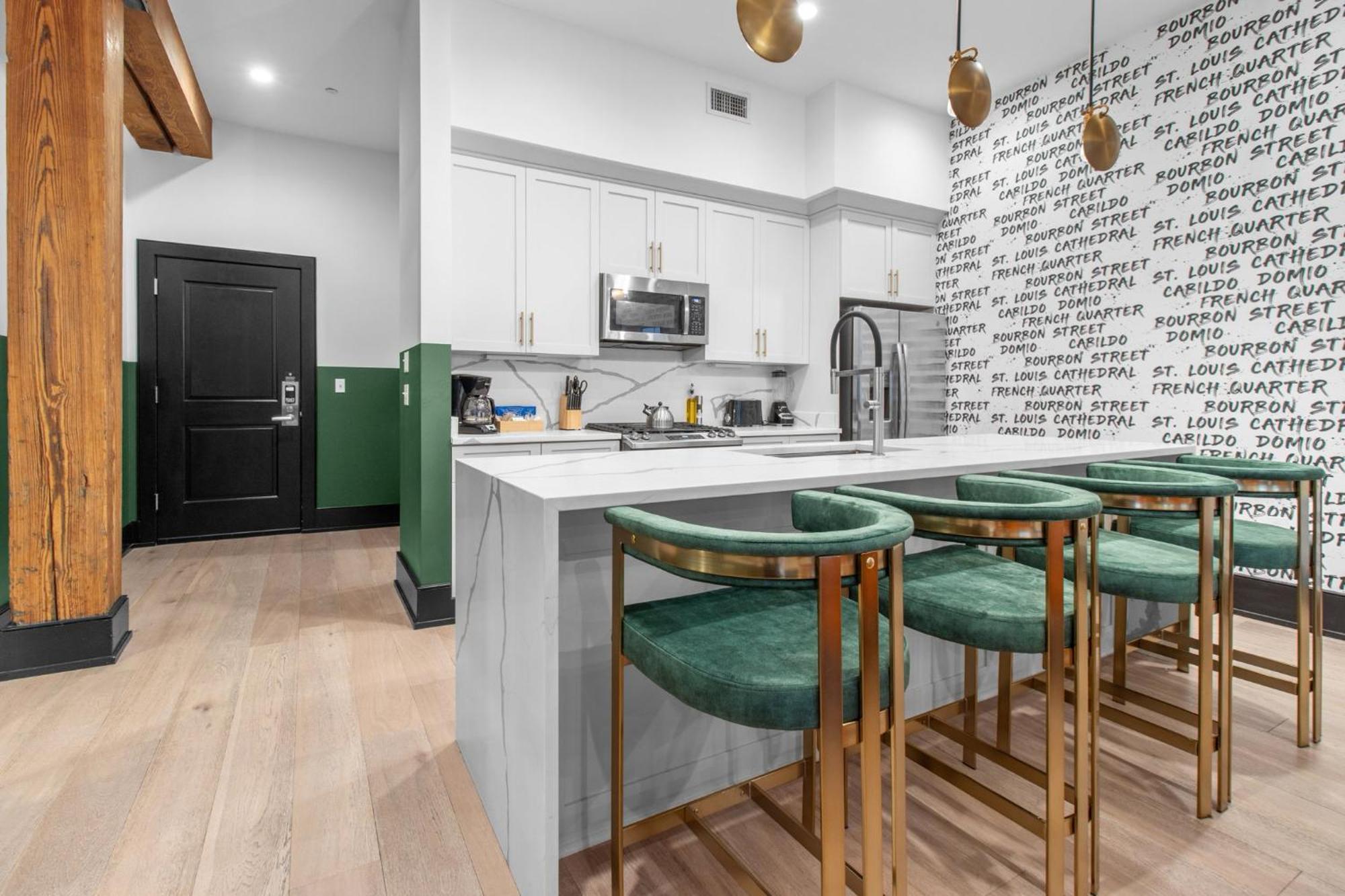 Hotel Spacious 2br Downtown Walk To Superdome French Quarter New Orleans