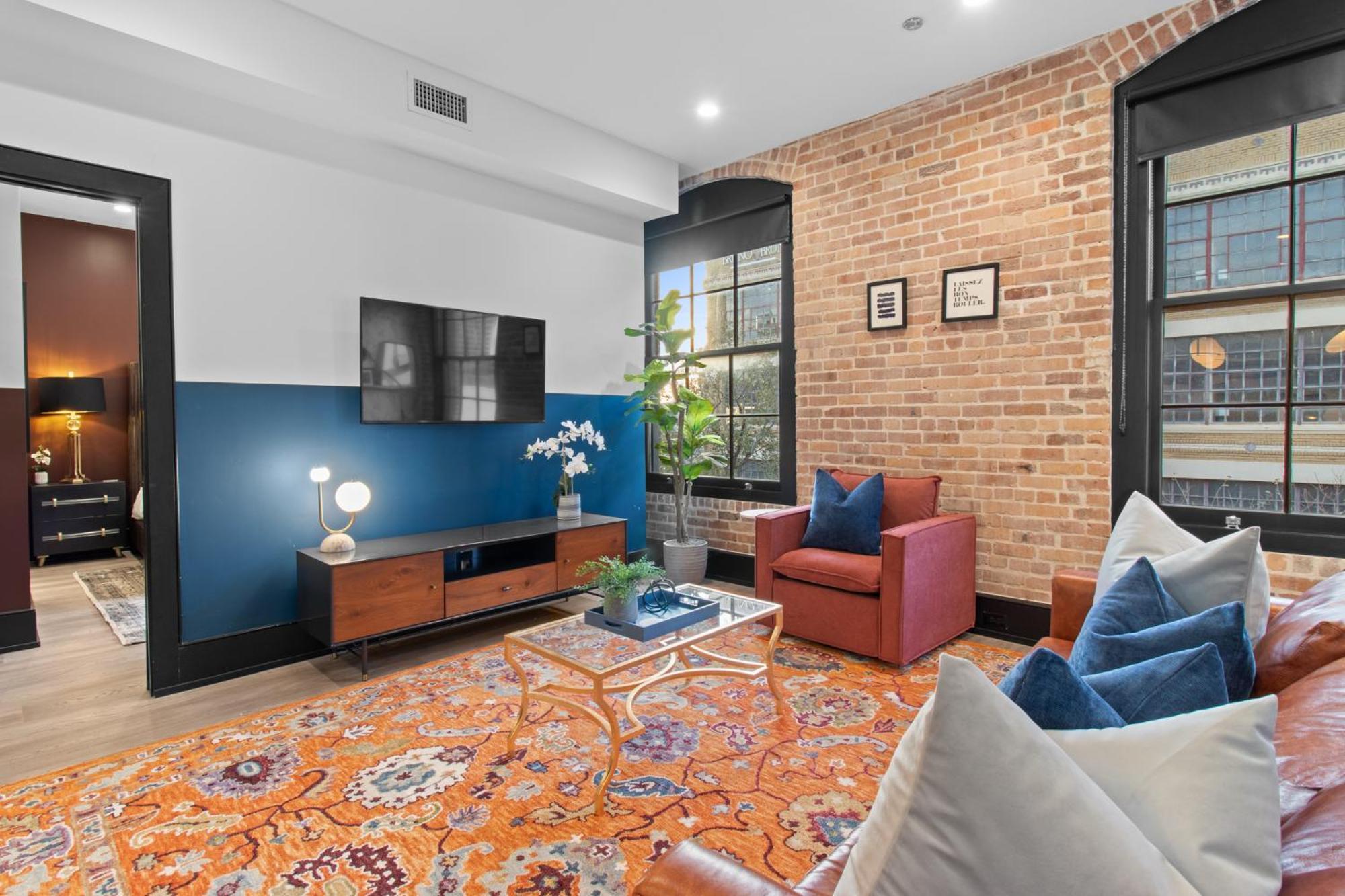 888 Baronne New Orleans
