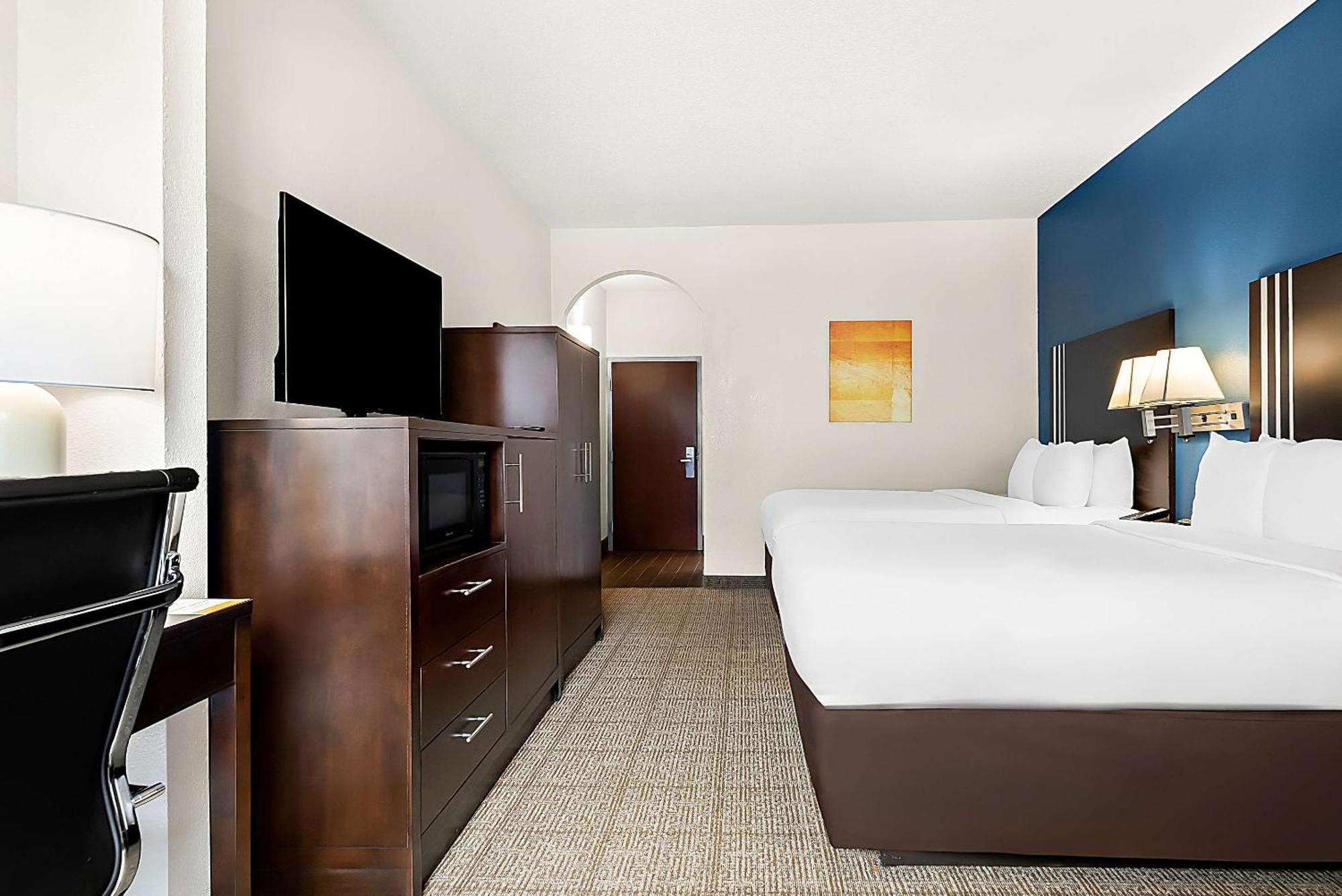 Hotel Comfort East 2*