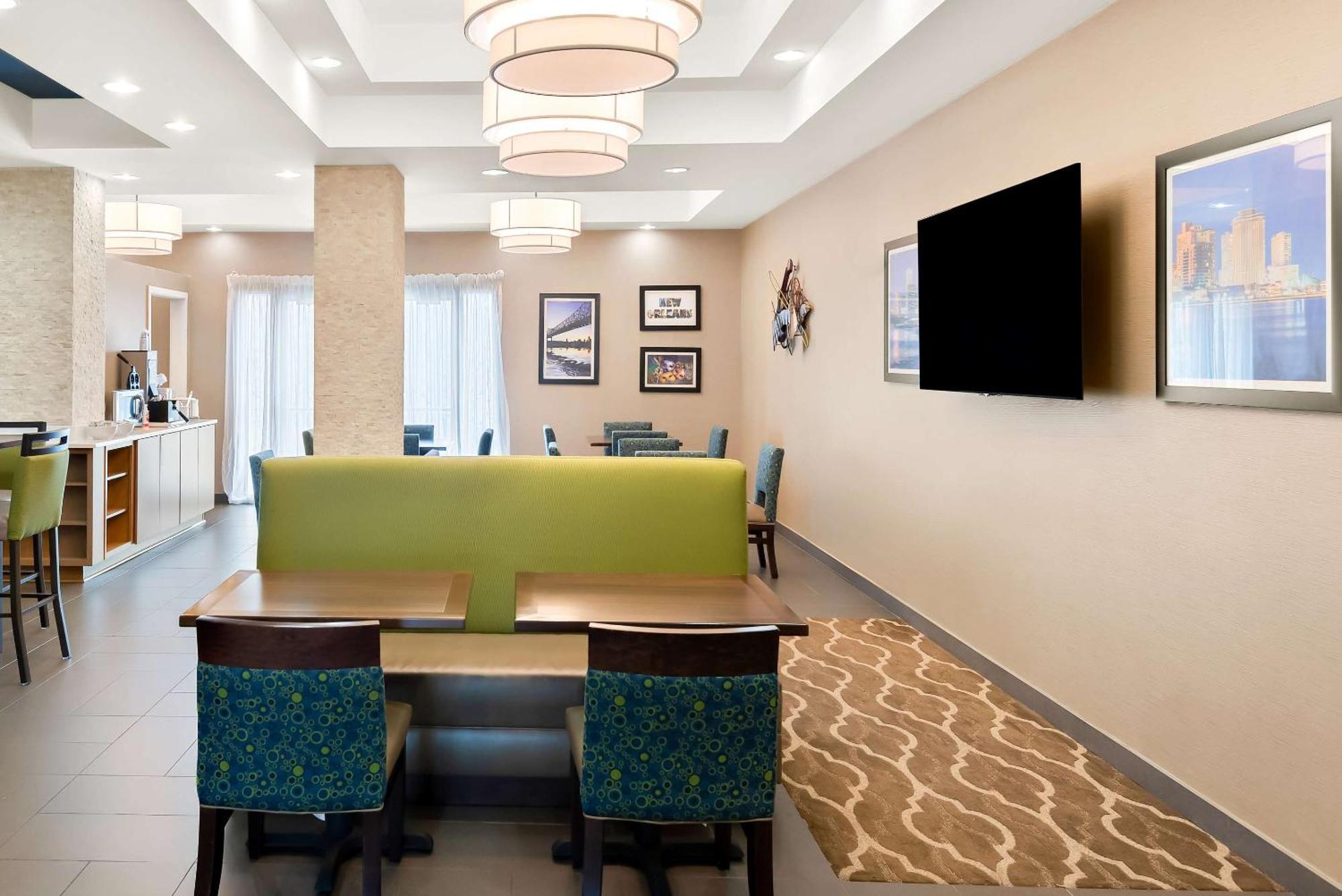 Hotel Comfort East 2*