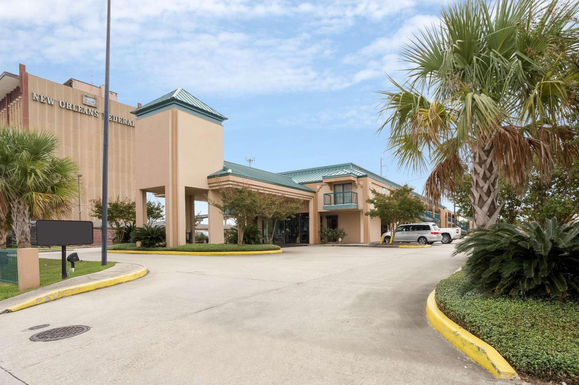 Rodeway & Hotel 2*