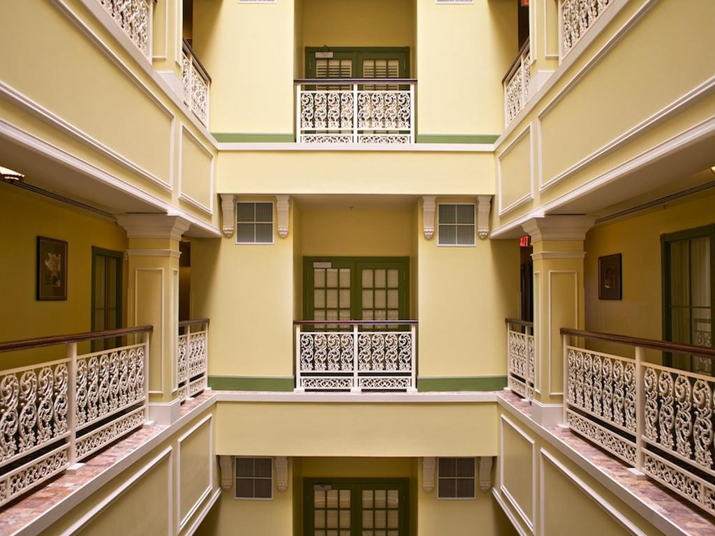 Club Wyndham La Belle Maison Resort New Orleans