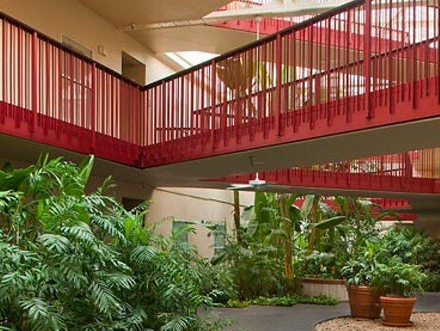 Sonesta Es Convention Center Hotel 3*