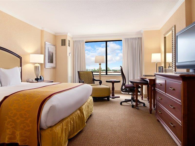 Hotel Hilton Riverside 4*